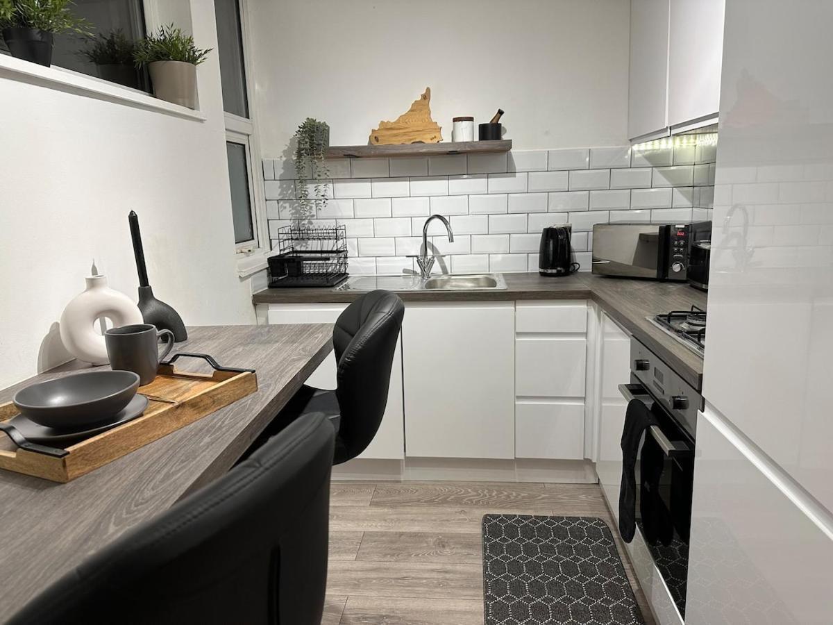 Spacious And Modern Flat In Archway ลอนดอน ภายนอก รูปภาพ