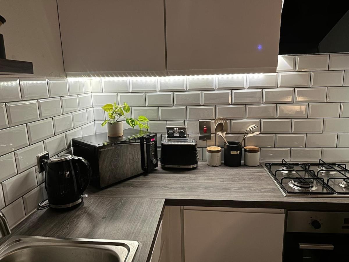 Spacious And Modern Flat In Archway ลอนดอน ภายนอก รูปภาพ