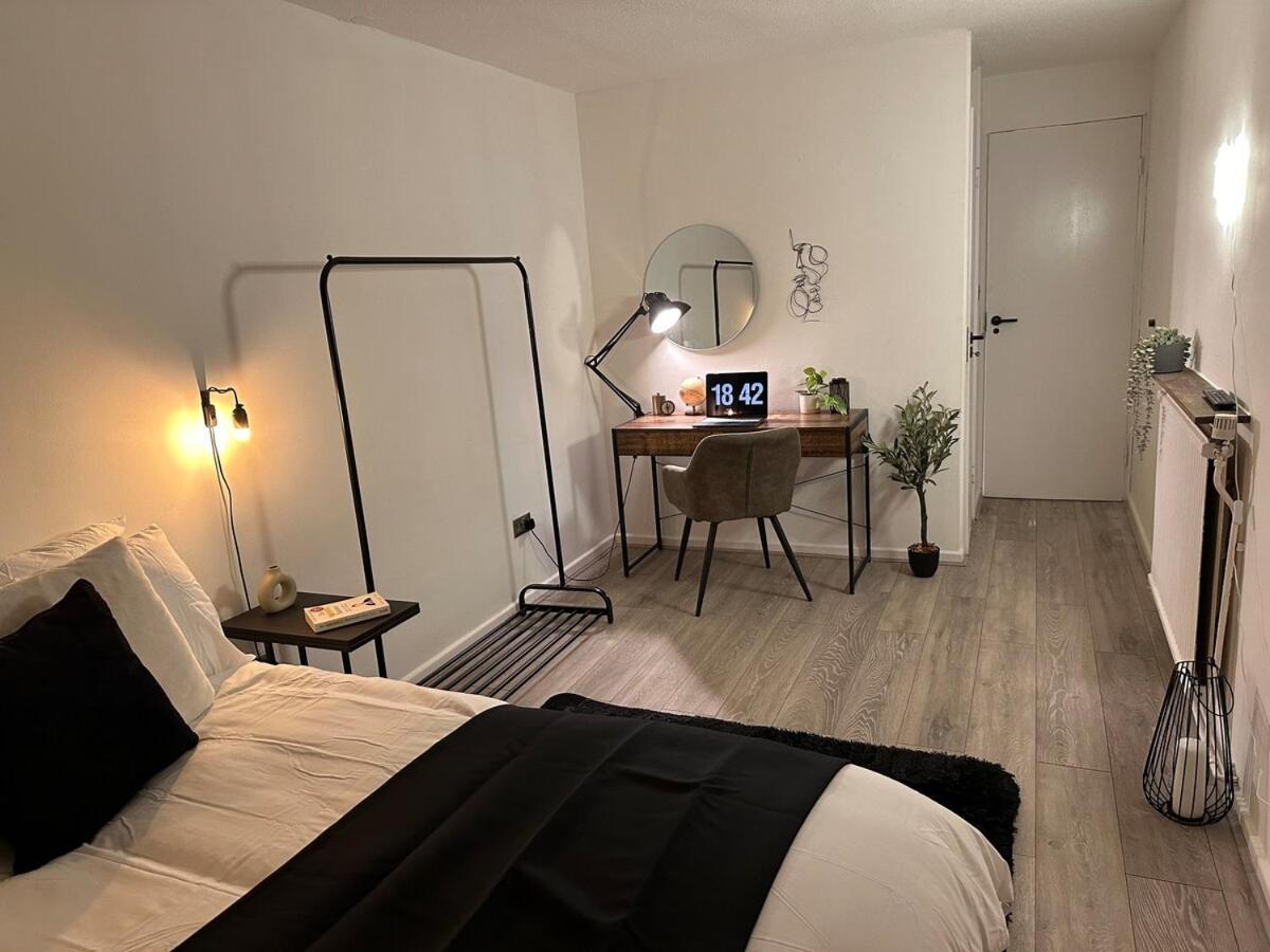 Spacious And Modern Flat In Archway ลอนดอน ภายนอก รูปภาพ